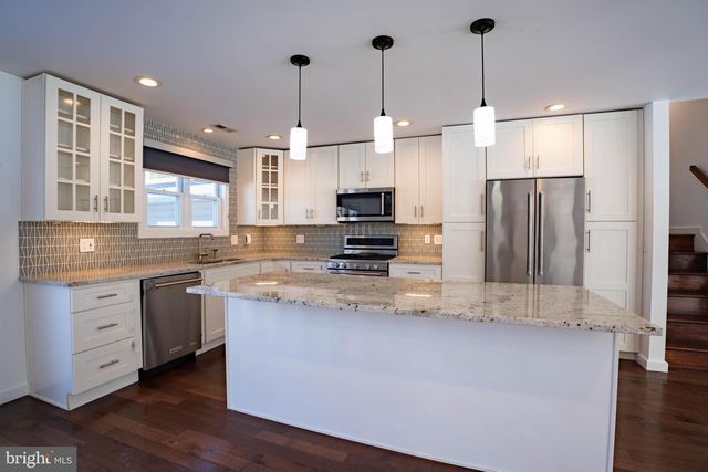 4 IVY LN, Yardley, PA 19067