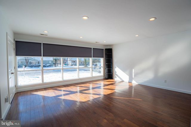 4 IVY LN, Yardley, PA 19067