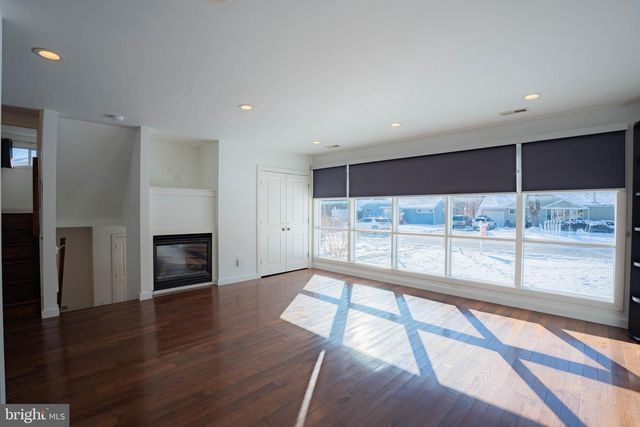 4 IVY LN, Yardley, PA 19067