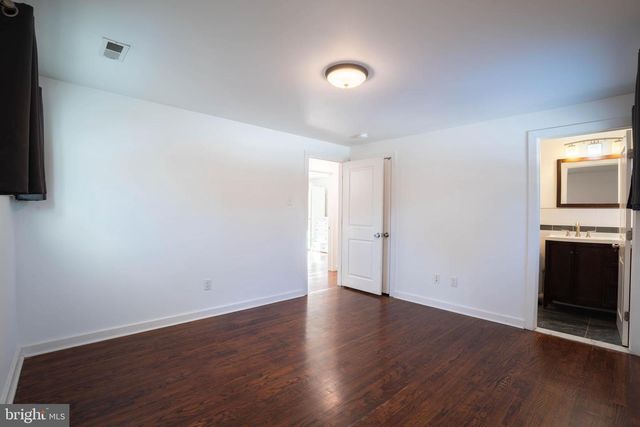 4 IVY LN, Yardley, PA 19067