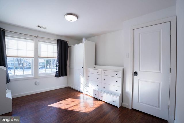 4 IVY LN, Yardley, PA 19067