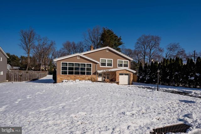 4 IVY LN, Yardley, PA 19067