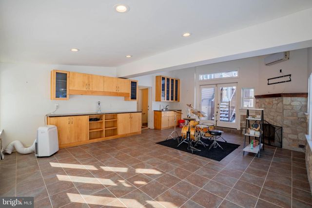 4 IVY LN, Yardley, PA 19067