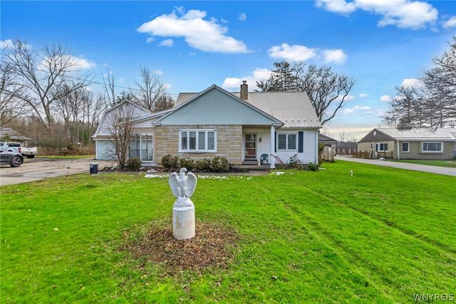 6105 Newton Road, Orchard Park, NY 14127