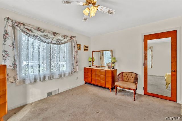 6105 Newton Road, Orchard Park, NY 14127
