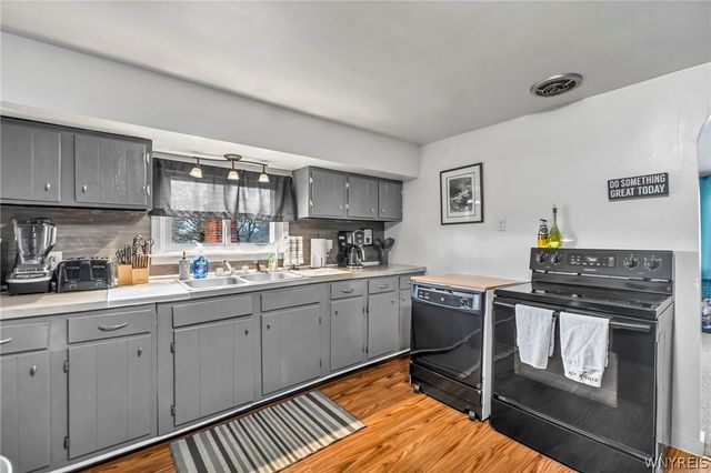 6105 Newton Road, Orchard Park, NY 14127