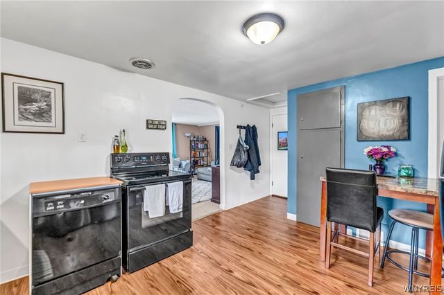 6105 Newton Road, Orchard Park, NY 14127