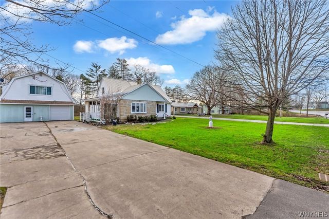6105 Newton Road, Orchard Park, NY 14127