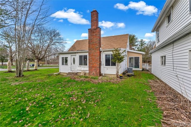 6105 Newton Road, Orchard Park, NY 14127