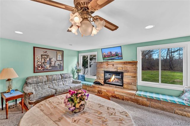 6105 Newton Road, Orchard Park, NY 14127