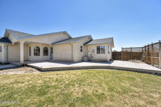 1221 Golden Park Way, Fallon, NV 89406