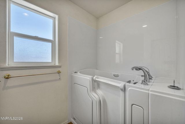1221 Golden Park Way, Fallon, NV 89406