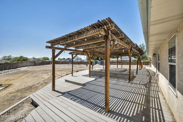 1221 Golden Park Way, Fallon, NV 89406