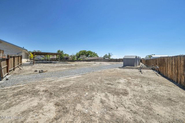 1221 Golden Park Way, Fallon, NV 89406