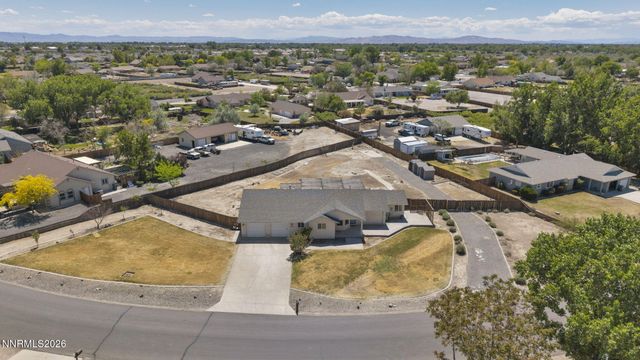 1221 Golden Park Way, Fallon, NV 89406