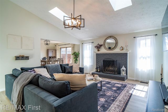 46788 Peach Grove Avenue, Macomb Township, MI 48044