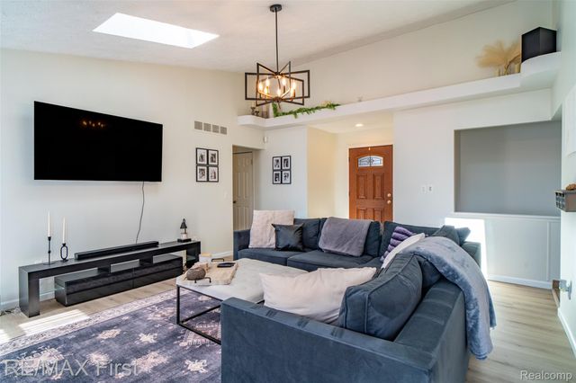 46788 Peach Grove Avenue, Macomb Township, MI 48044