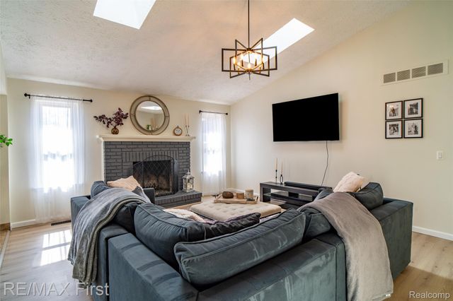 46788 Peach Grove Avenue, Macomb Township, MI 48044