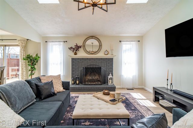 46788 Peach Grove Avenue, Macomb Township, MI 48044