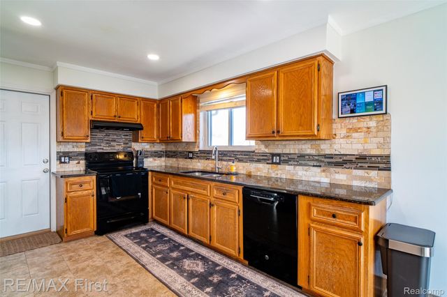 46788 Peach Grove Avenue, Macomb Township, MI 48044