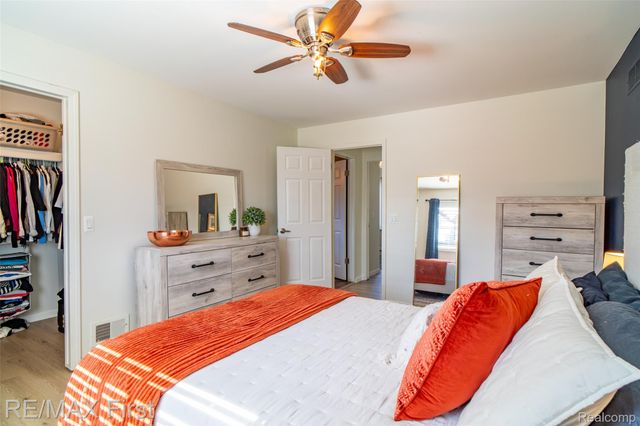 46788 Peach Grove Avenue, Macomb Township, MI 48044