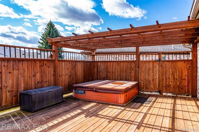 46788 Peach Grove Avenue, Macomb Township, MI 48044