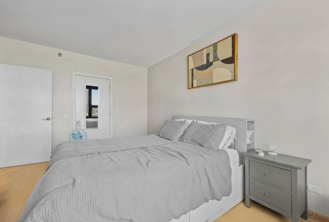501 N Clinton Street 607, Chicago, IL 60654