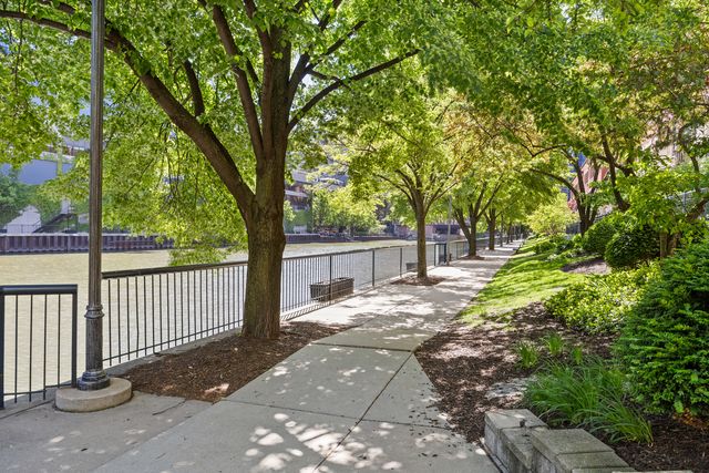 501 N Clinton Street 607, Chicago, IL 60654