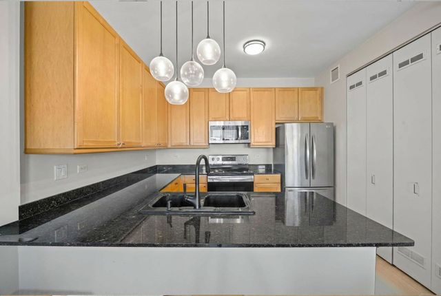 501 N Clinton Street 607, Chicago, IL 60654