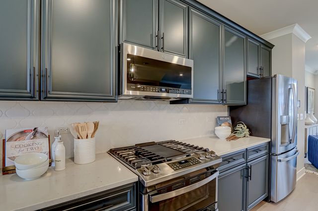 5032 Cedar Drive, Naperville, IL 60564
