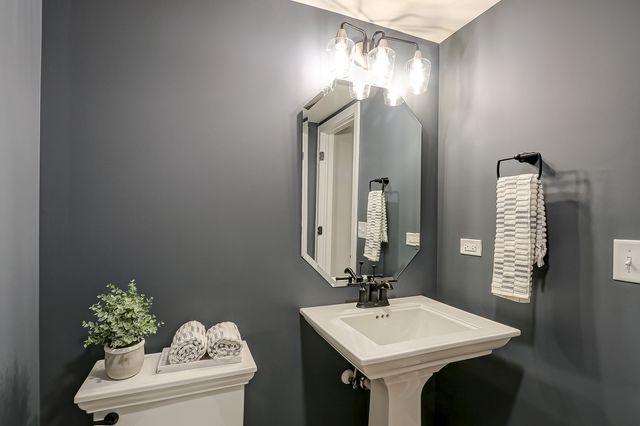 5032 Cedar Drive, Naperville, IL 60564