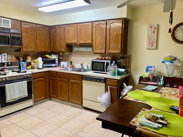 11107 S 84th Avenue 2A, Palos Hills, IL 60465