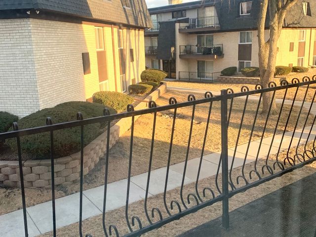 11107 S 84th Avenue 2A, Palos Hills, IL 60465