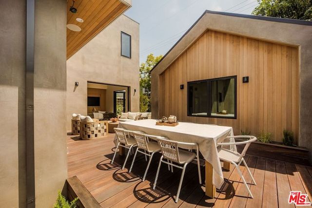 534 N Bronson Avenue, Los Angeles, CA 90004