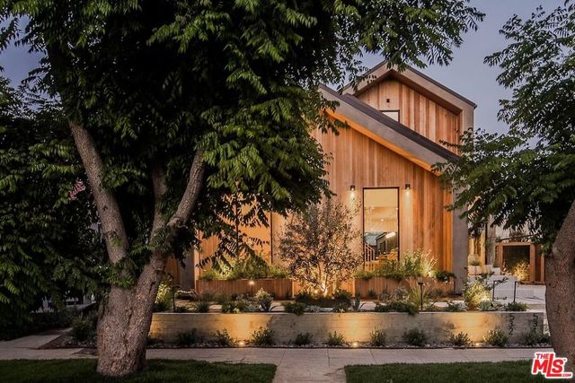 534 N Bronson Avenue, Los Angeles, CA 90004