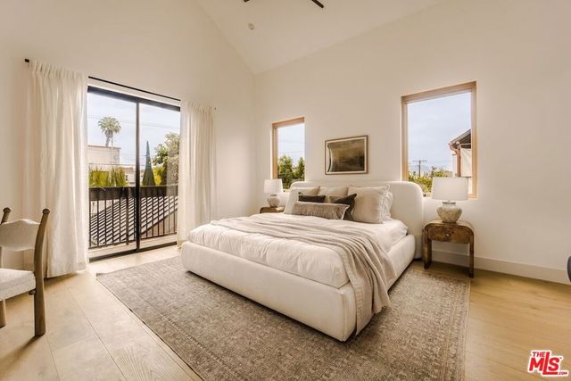 534 N Bronson Avenue, Los Angeles, CA 90004