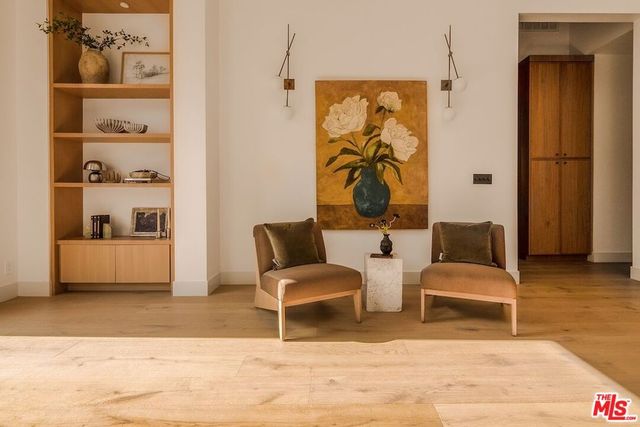 534 N Bronson Avenue, Los Angeles, CA 90004