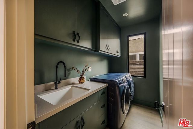534 N Bronson Avenue, Los Angeles, CA 90004