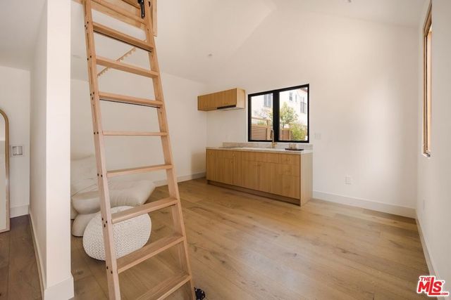 534 N Bronson Avenue, Los Angeles, CA 90004