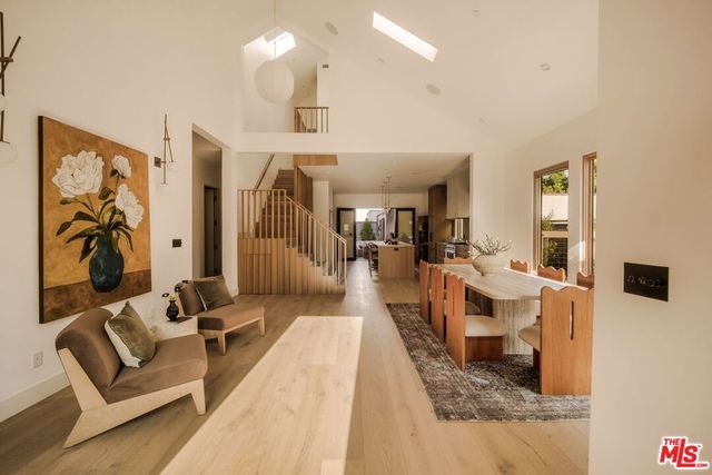 534 N Bronson Avenue, Los Angeles, CA 90004