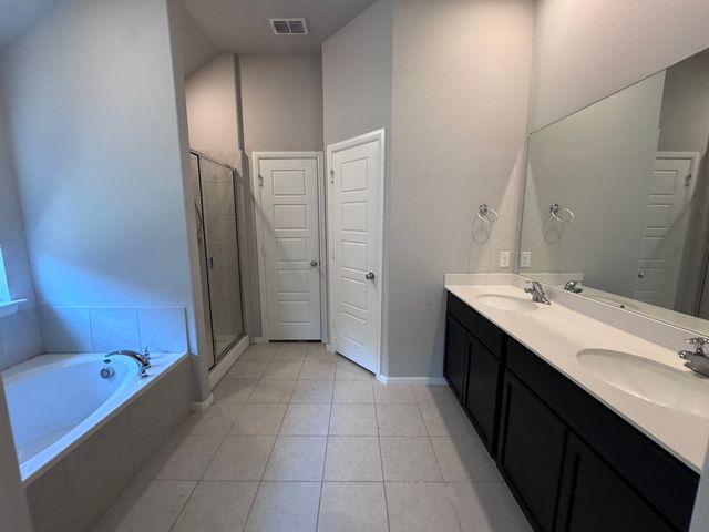 1323 Rosler Street, Mansfield, TX 76063