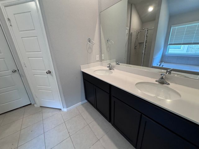 1323 Rosler Street, Mansfield, TX 76063