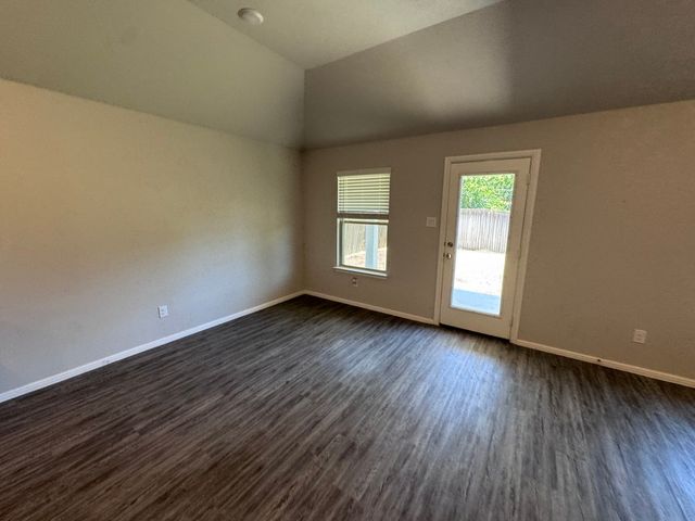 1323 Rosler Street, Mansfield, TX 76063