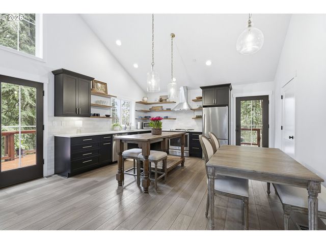 15680 S WAVE Rd, Mulino, OR 97042