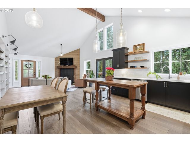 15680 S WAVE Rd, Mulino, OR 97042