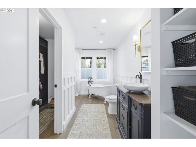 15680 S WAVE Rd, Mulino, OR 97042