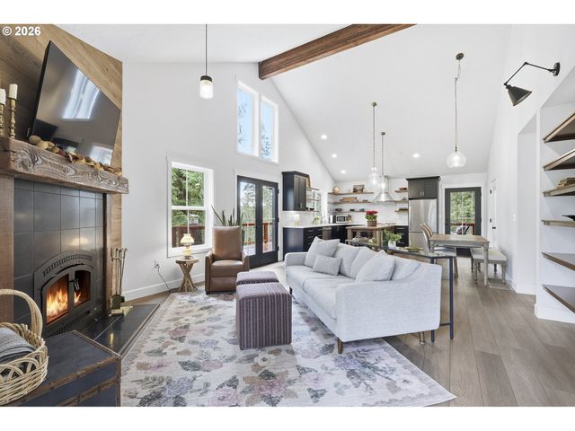 15680 S WAVE Rd, Mulino, OR 97042