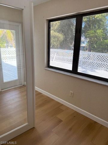 8198 Lark LN, Fort Myers, FL 33967