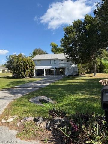 8198 Lark LN, Fort Myers, FL 33967