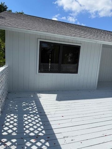 8198 Lark LN, Fort Myers, FL 33967